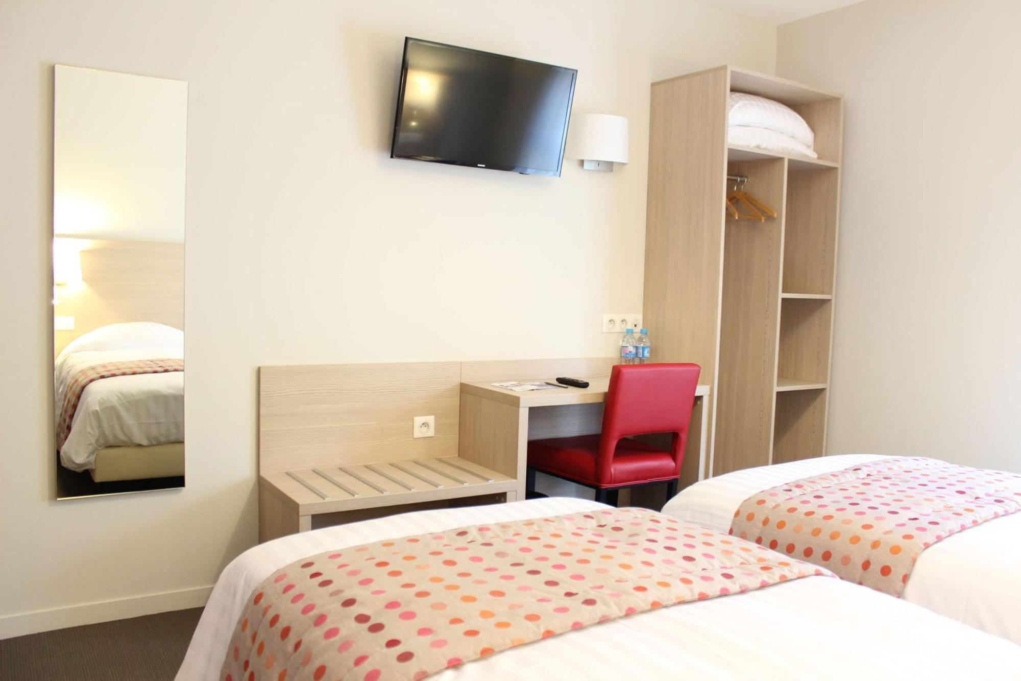 Brit Hotel Brive La Gaillarde - Restaurant La Limousine Malemort Esterno foto