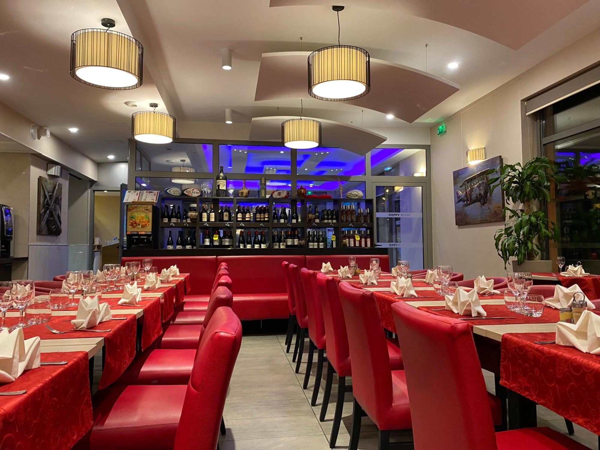 Brit Hotel Brive La Gaillarde - Restaurant La Limousine Malemort Esterno foto