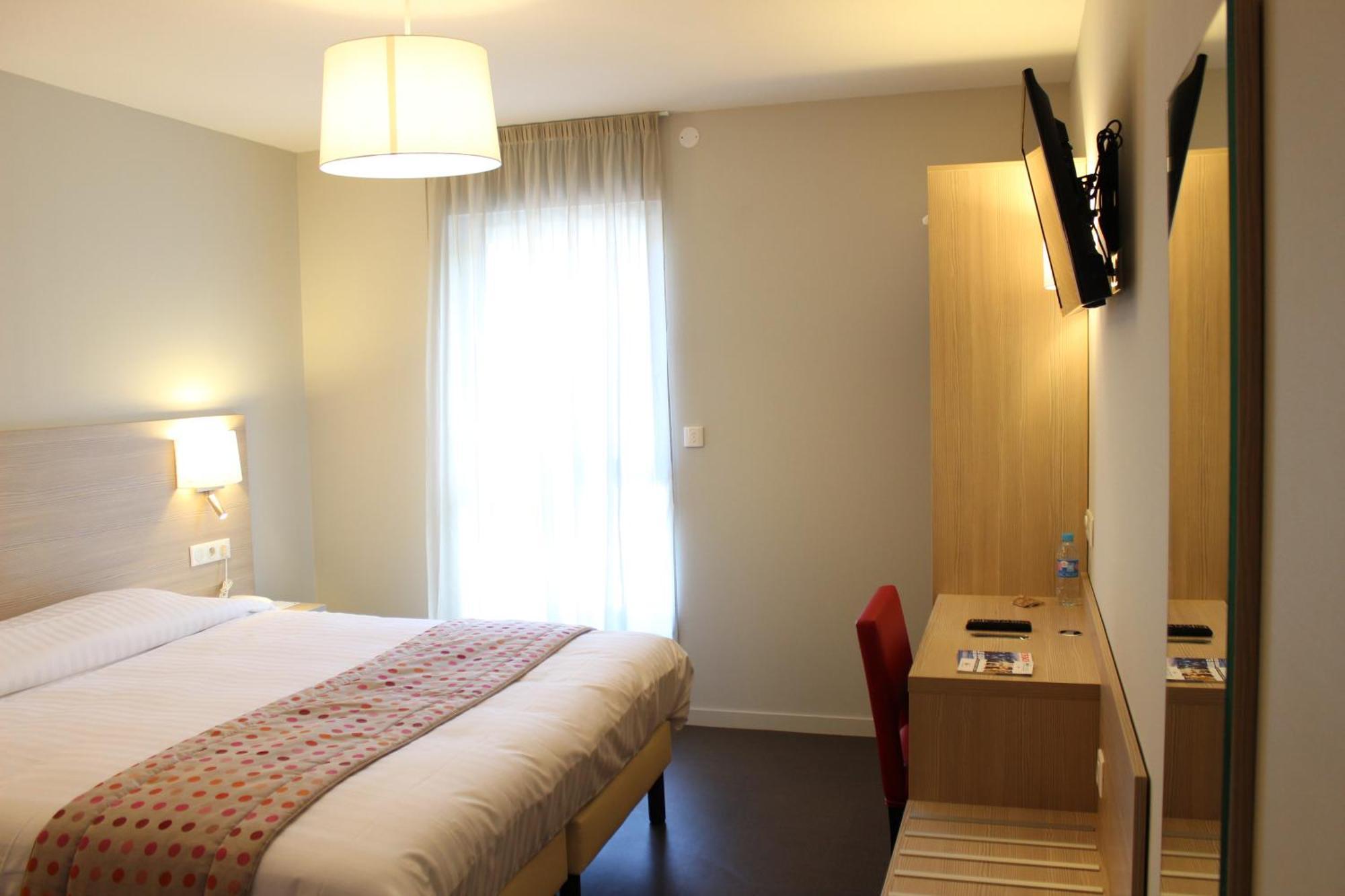 Brit Hotel Brive La Gaillarde - Restaurant La Limousine Malemort Esterno foto
