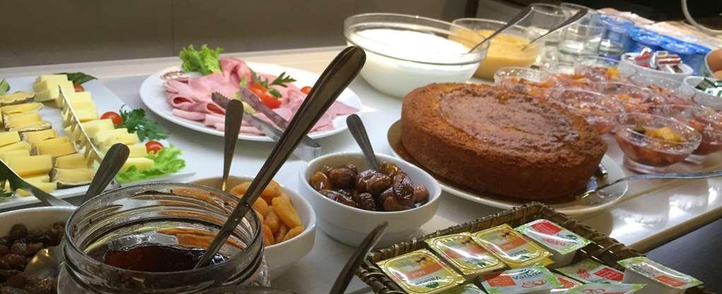 Brit Hotel Brive La Gaillarde - Restaurant La Limousine Malemort Ristorante foto